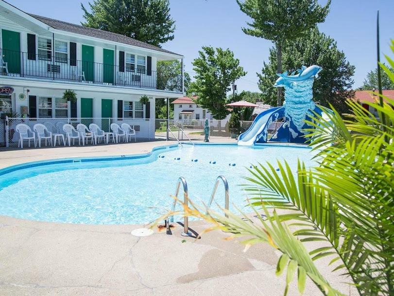 Colonial Motel Wisconsin Dells Eksteriør bilde