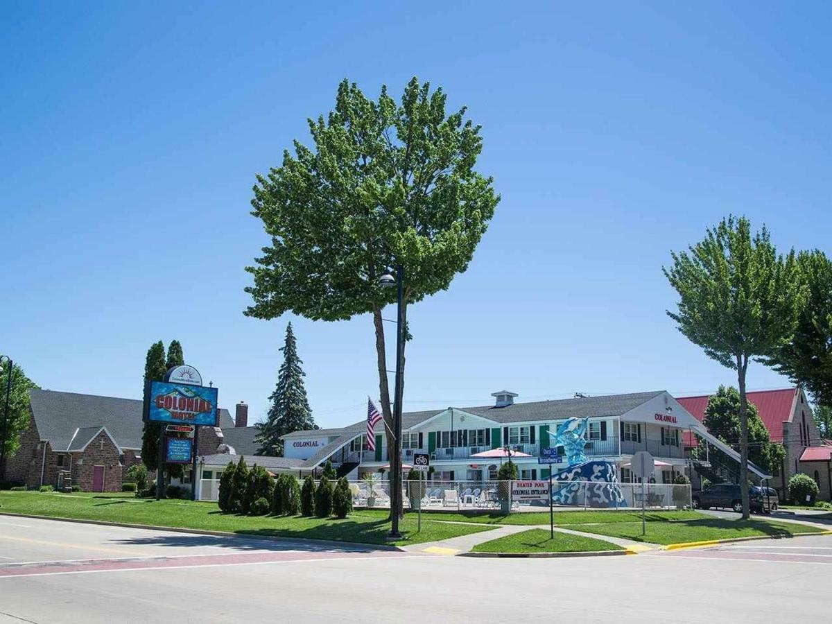 Colonial Motel Wisconsin Dells Eksteriør bilde