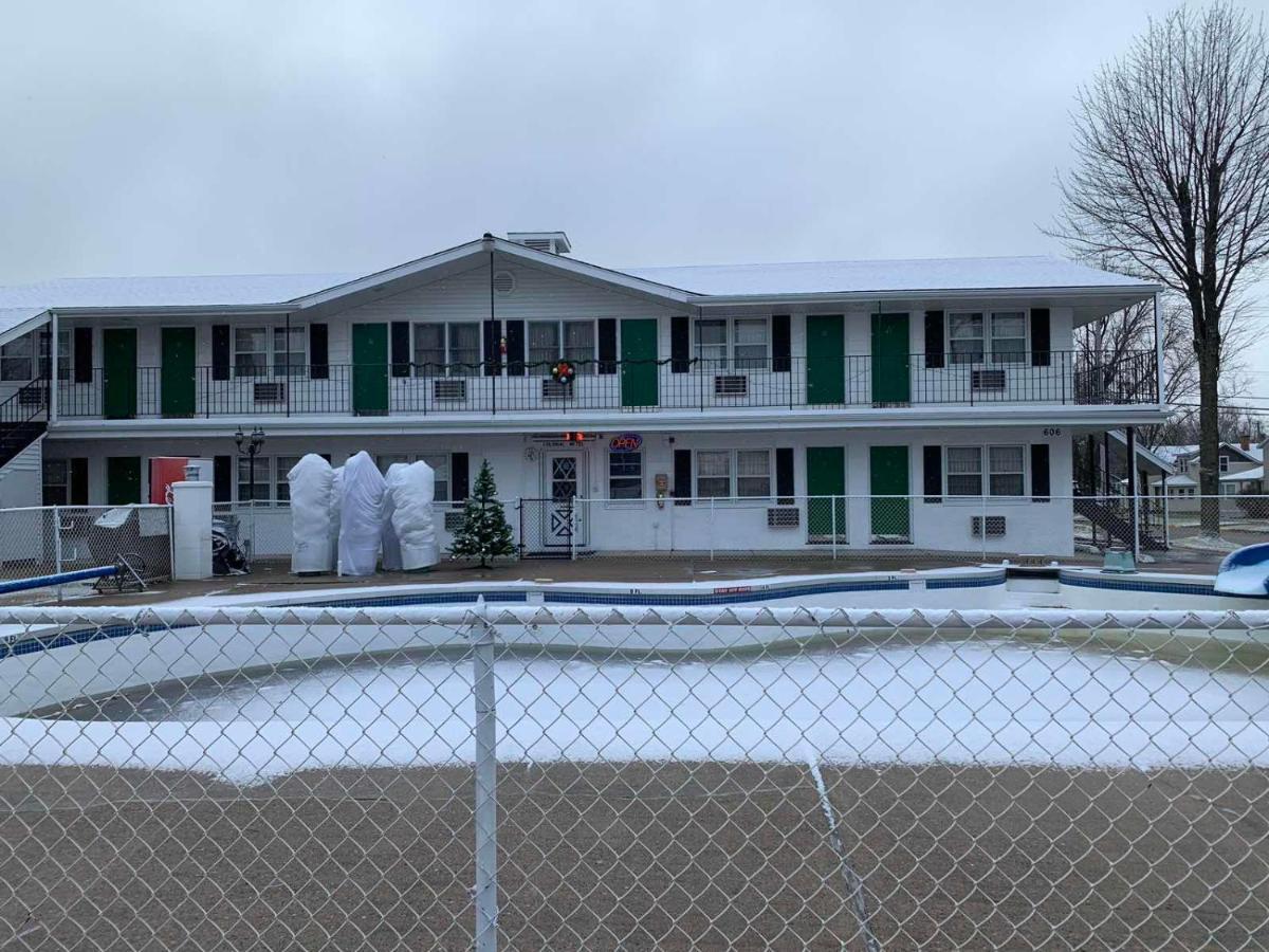 Colonial Motel Wisconsin Dells Eksteriør bilde