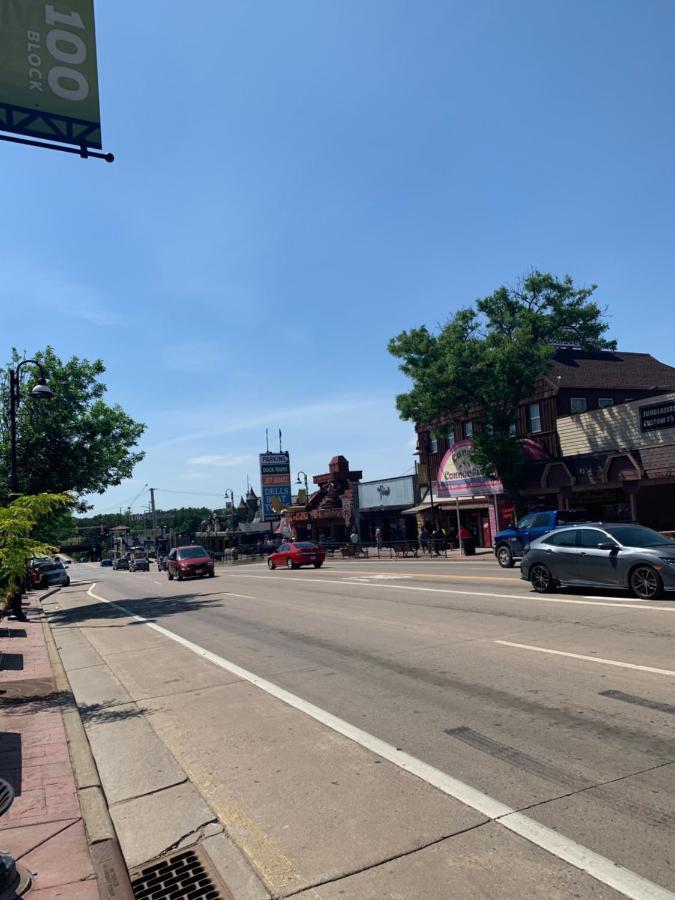 Colonial Motel Wisconsin Dells Eksteriør bilde